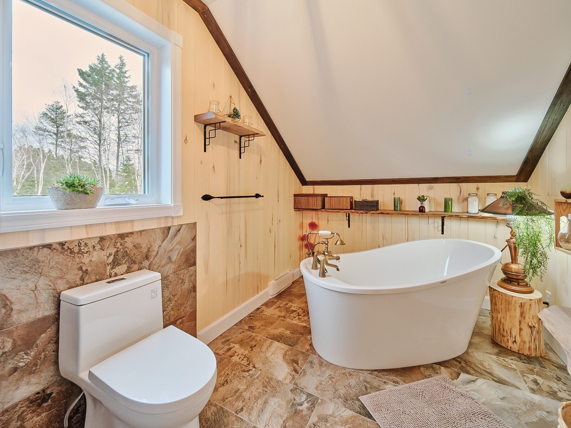 









653


2e Rang

,
Saint-Charles-de-Bourget,




QC
G0V1G0

