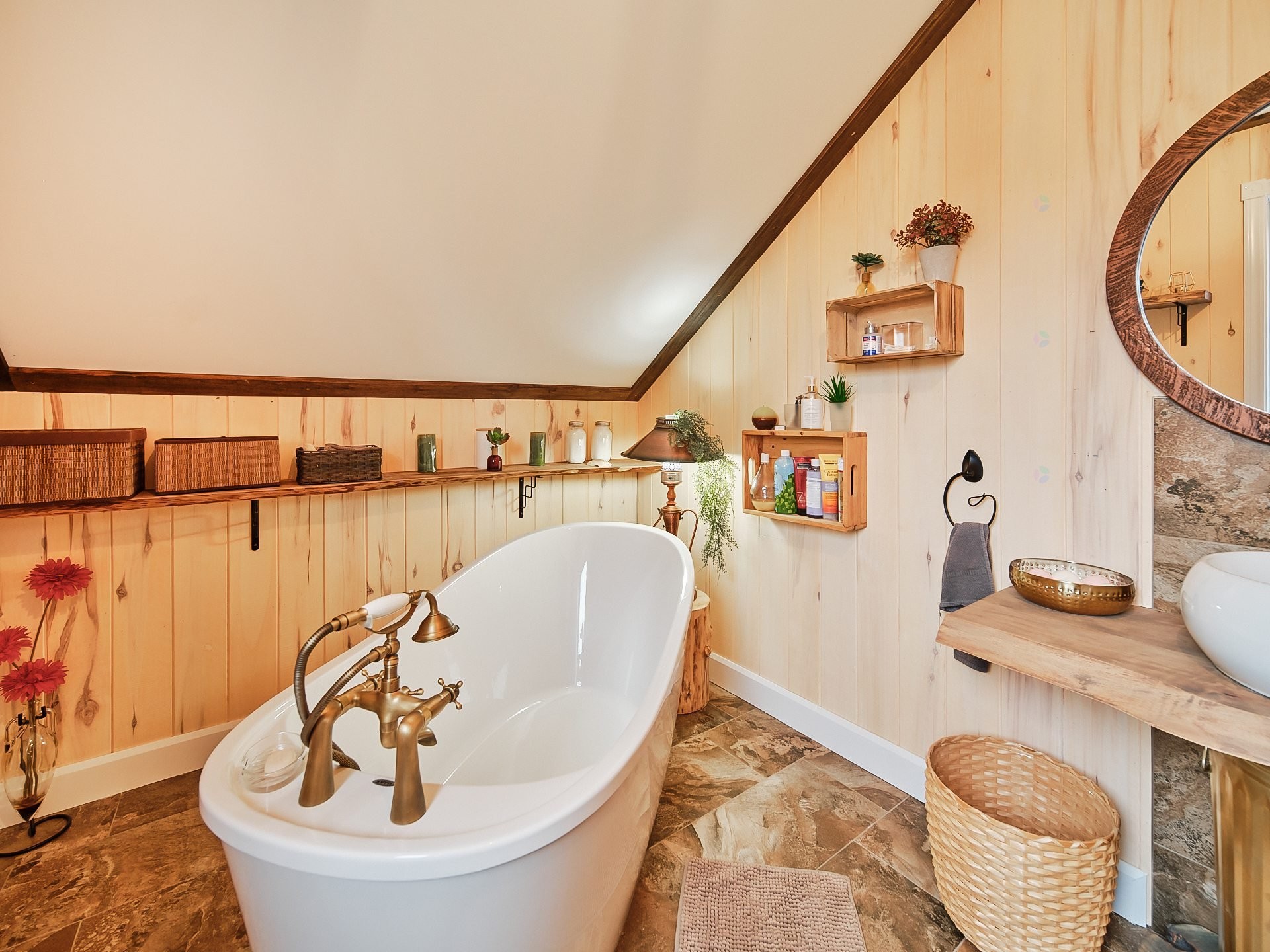 









653


2e Rang

,
Saint-Charles-de-Bourget,




QC
G0V1G0

