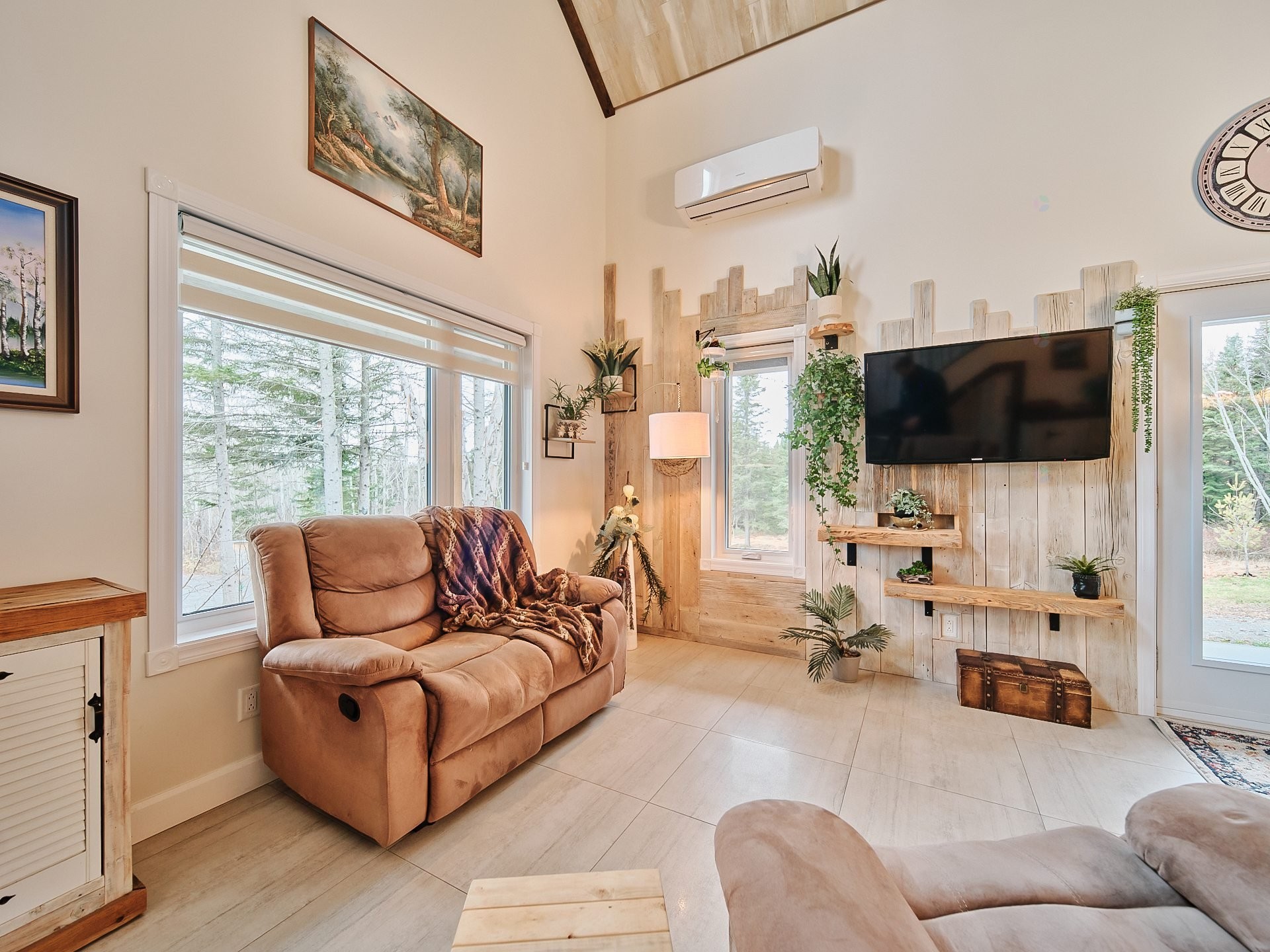 









653


2e Rang

,
Saint-Charles-de-Bourget,




QC
G0V1G0

