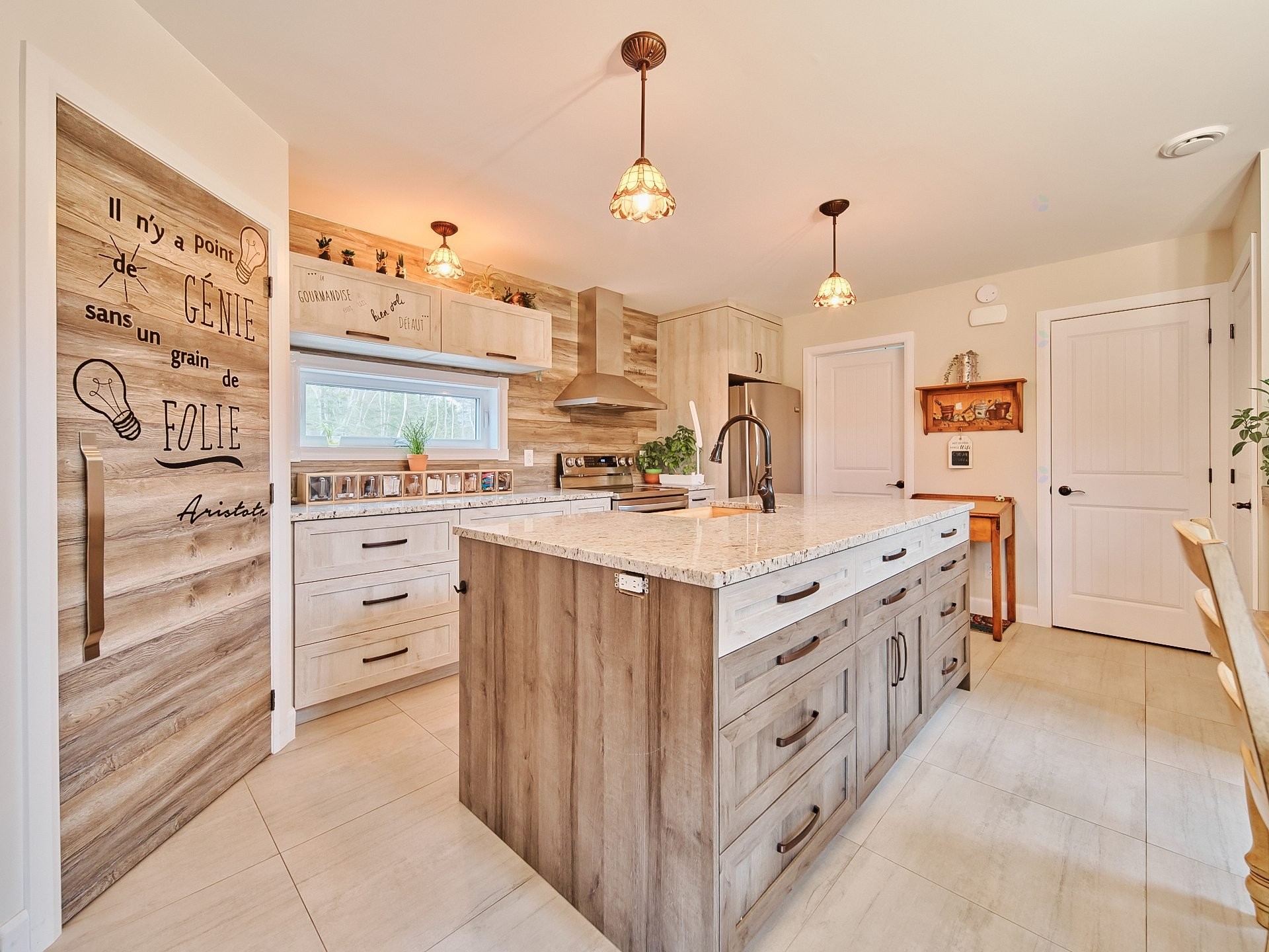 









653


2e Rang

,
Saint-Charles-de-Bourget,




QC
G0V1G0

