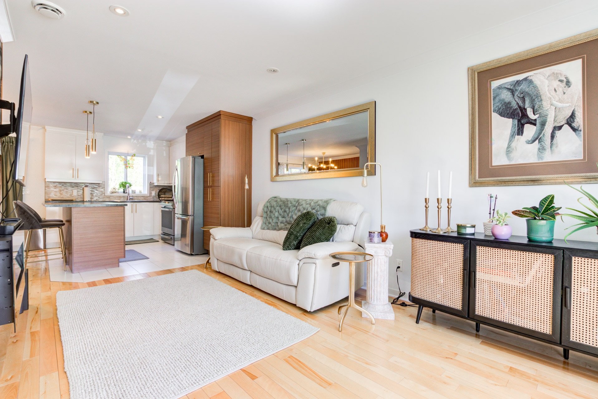 









212


10e Avenue

,
Saint-Zotique,




QC
J0P1Z0

