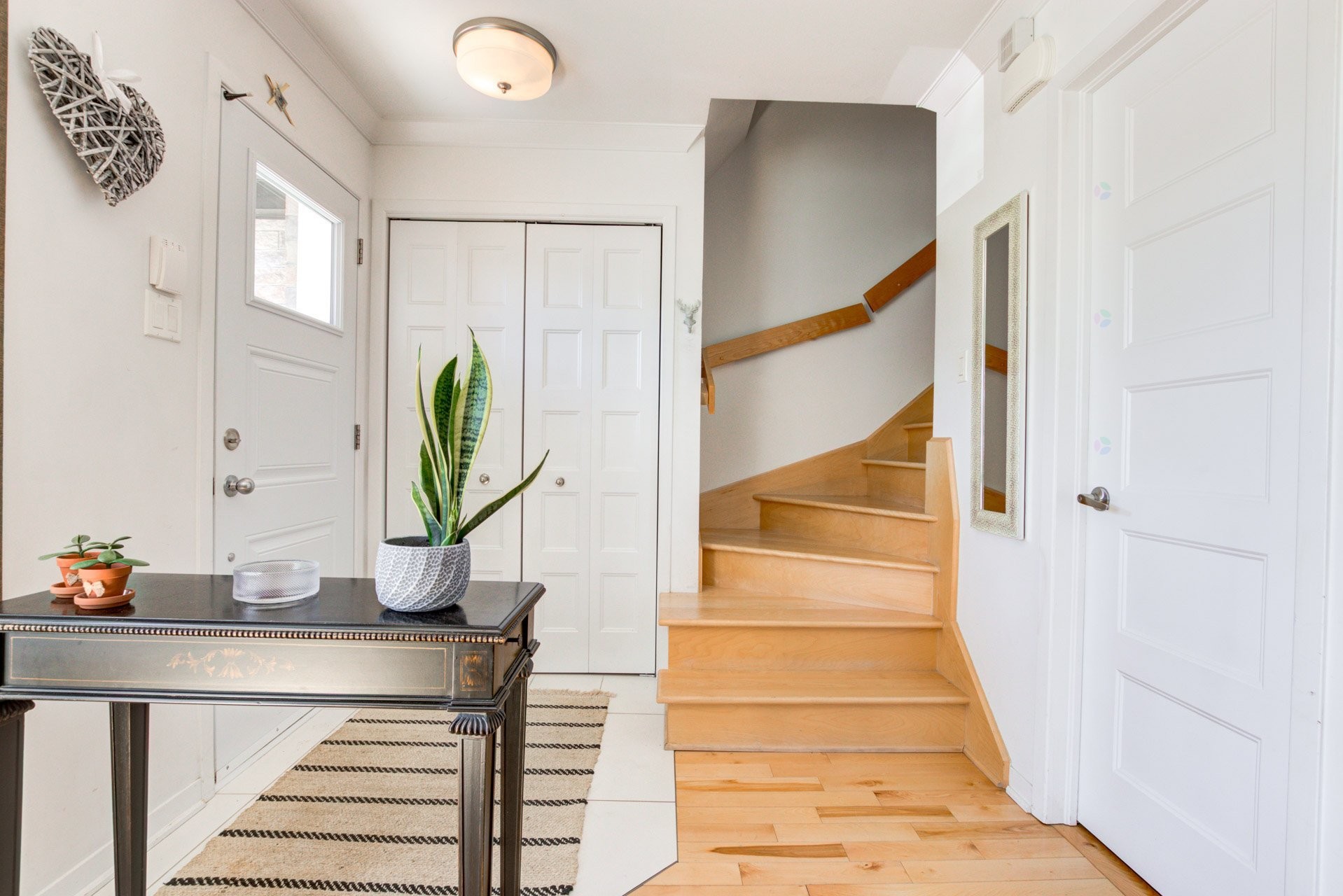 









212


10e Avenue

,
Saint-Zotique,




QC
J0P1Z0

