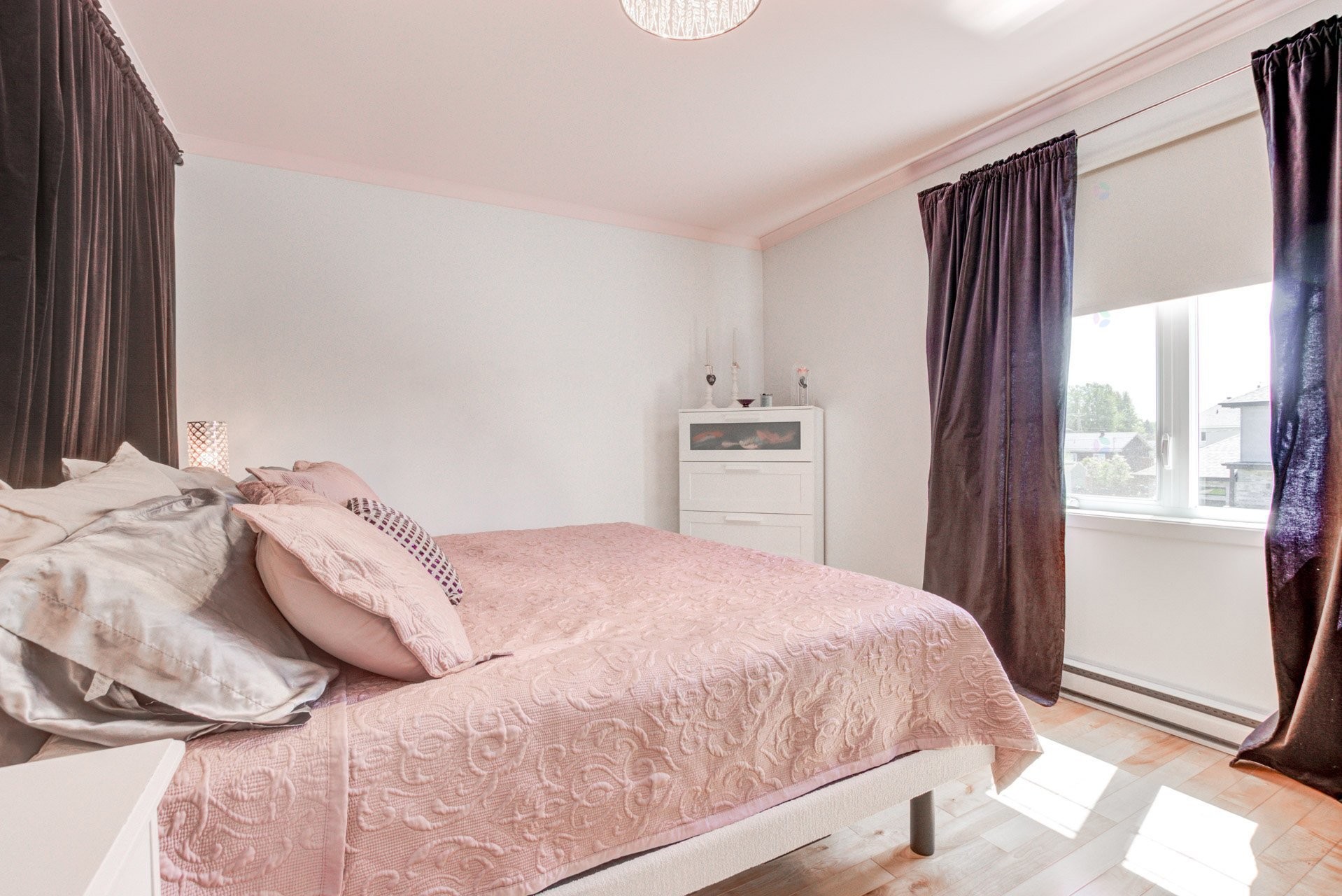 









212


10e Avenue

,
Saint-Zotique,




QC
J0P1Z0

