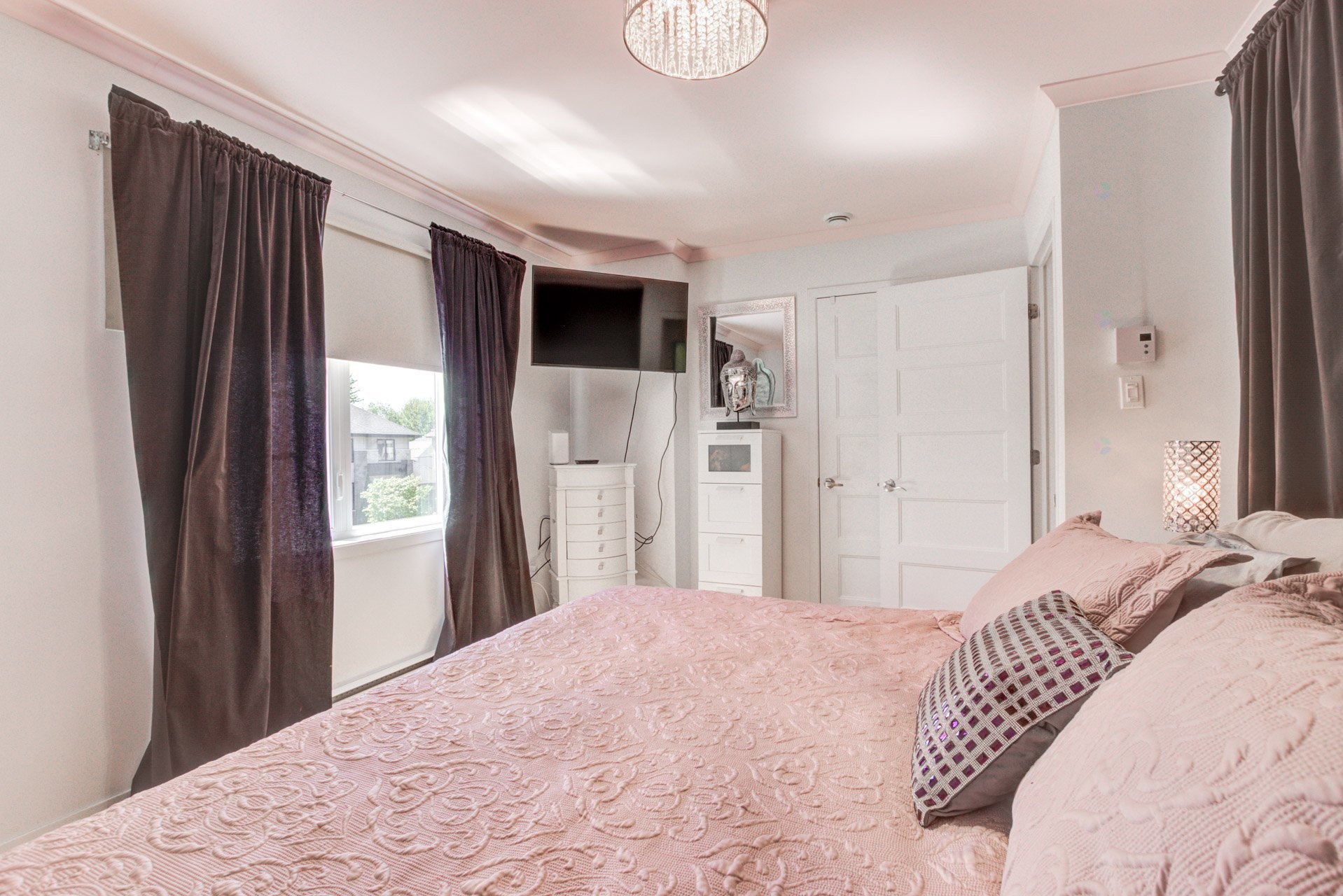 









212


10e Avenue

,
Saint-Zotique,




QC
J0P1Z0

