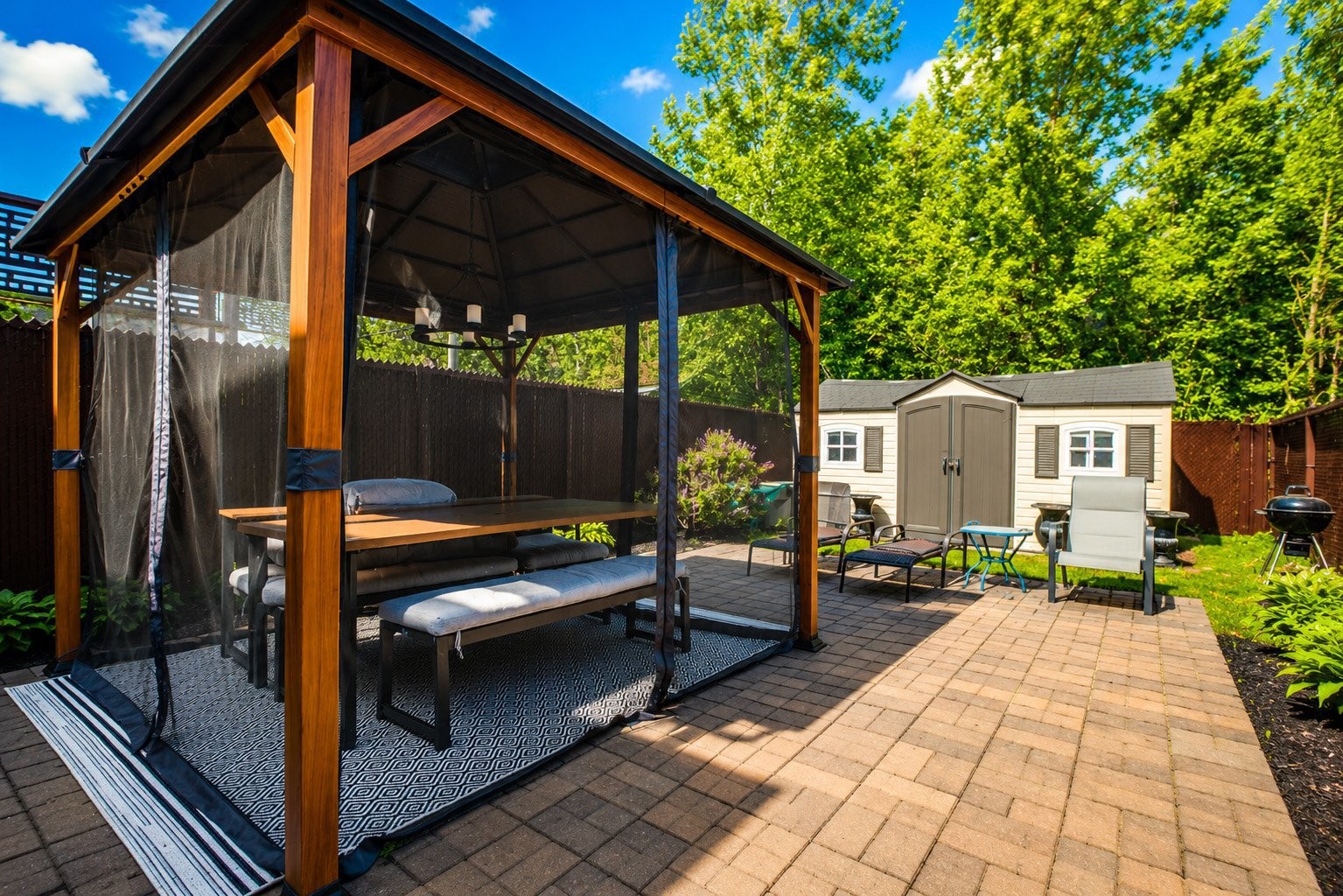 









212


10e Avenue

,
Saint-Zotique,




QC
J0P1Z0

