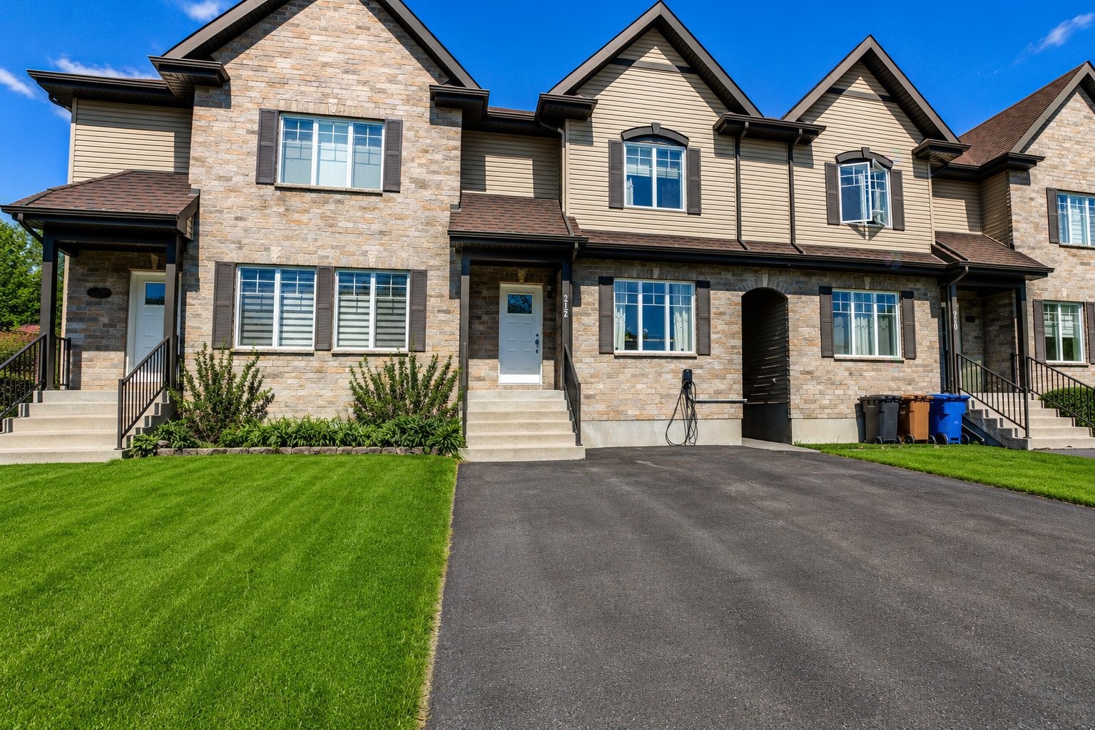 









212


10e Avenue

,
Saint-Zotique,




QC
J0P1Z0

