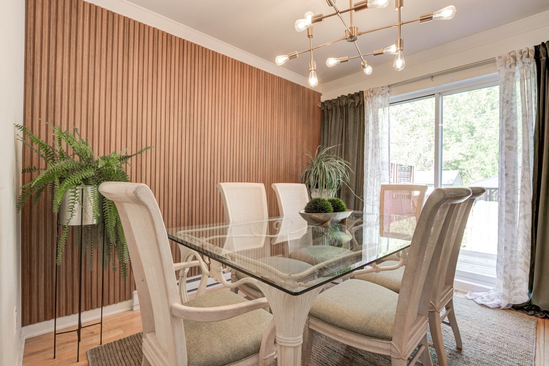 









212


10e Avenue

,
Saint-Zotique,




QC
J0P1Z0

