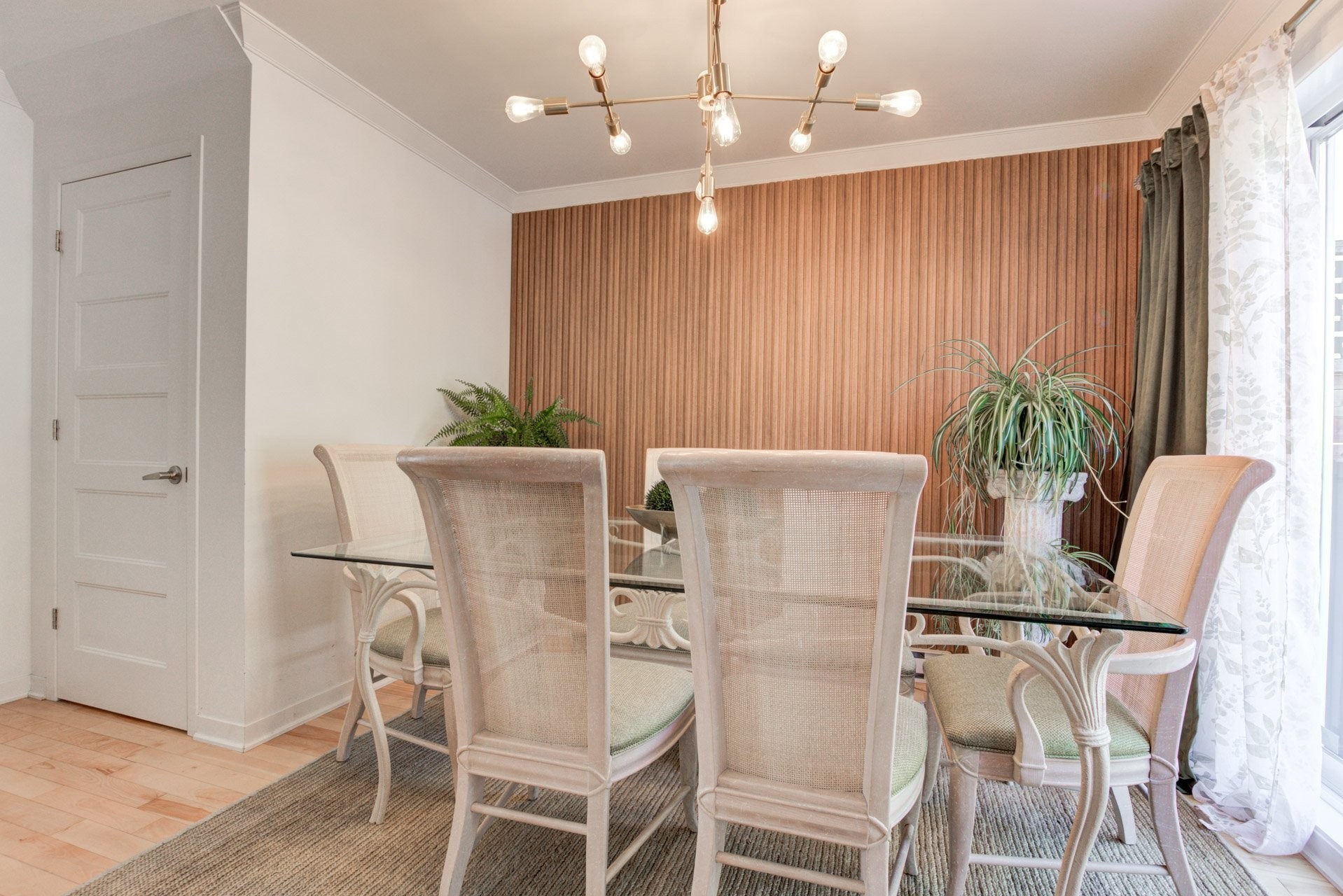 









212


10e Avenue

,
Saint-Zotique,




QC
J0P1Z0

