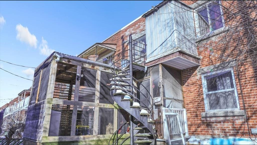 









3900

 - 3902


Av. De Repentigny

,
Montréal (Mercier/Hochelaga-Maisonneuve),




QC
H1M2E7


