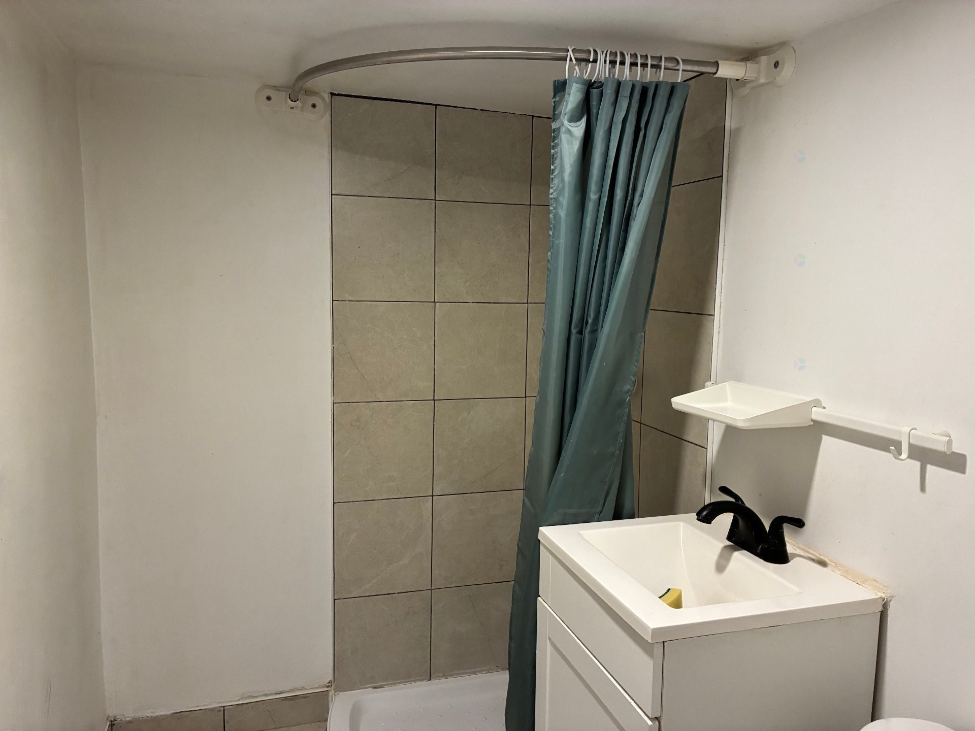 









3900

 - 3902


Av. De Repentigny

,
Montréal (Mercier/Hochelaga-Maisonneuve),




QC
H1M2E7

