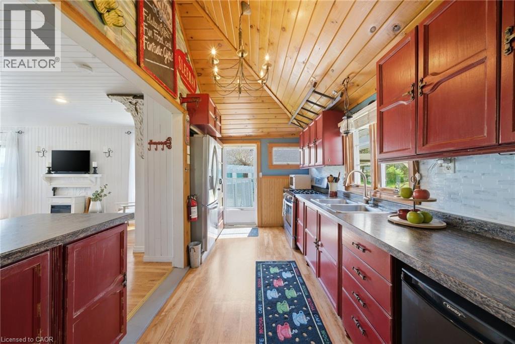 












12235 LAKESHORE Road

,
Wainfleet,




Ontario
L0S1V0

