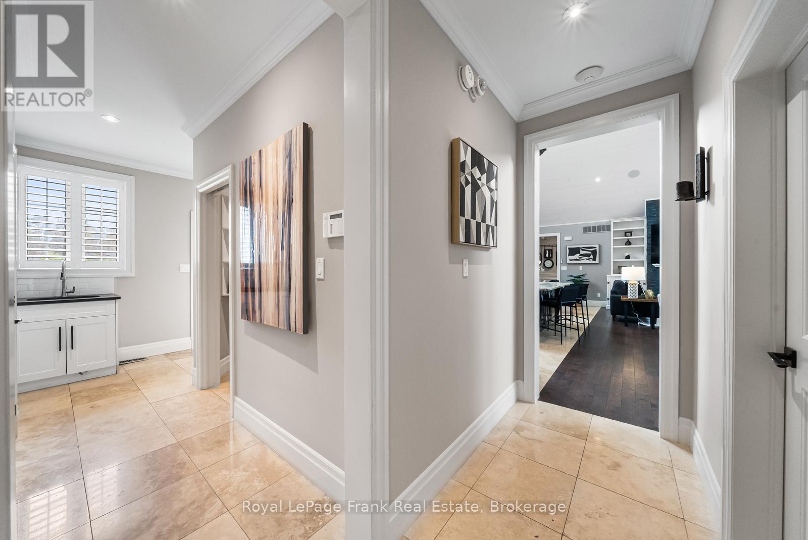 












325 MAINE STREET

,
Oshawa (Kedron),




Ontario
L1L1A8

