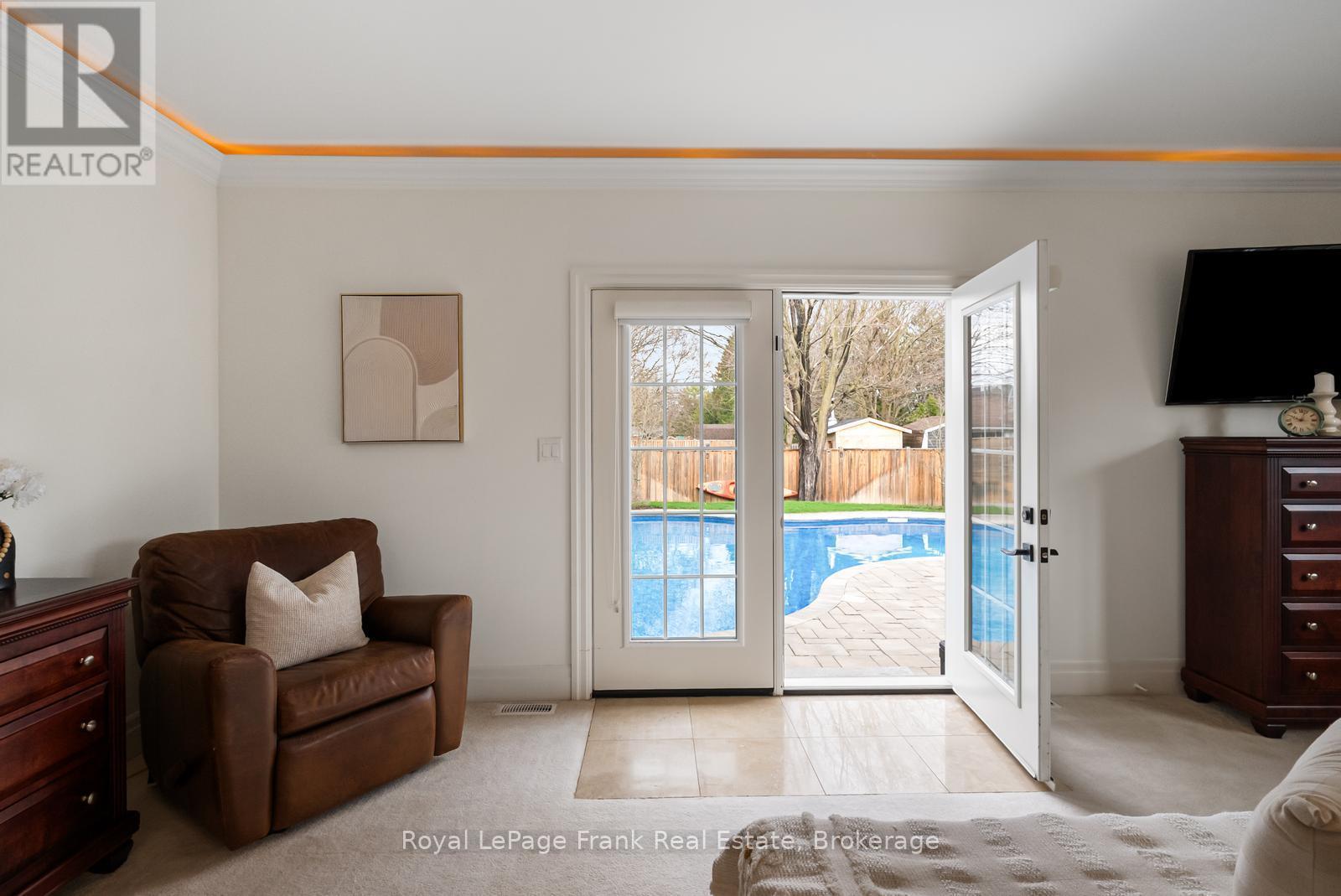 












325 MAINE STREET

,
Oshawa (Kedron),




Ontario
L1L1A8

