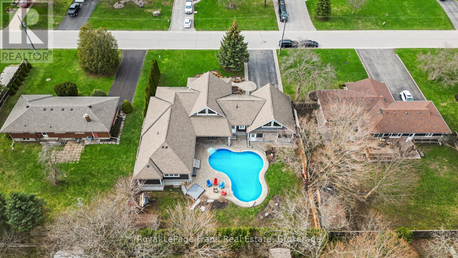 












325 MAINE STREET

,
Oshawa (Kedron),




Ontario
L1L1A8

