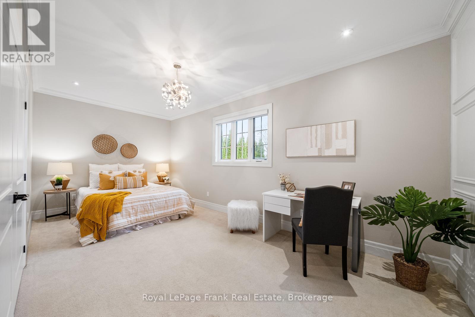 












325 MAINE STREET

,
Oshawa (Kedron),




Ontario
L1L1A8

