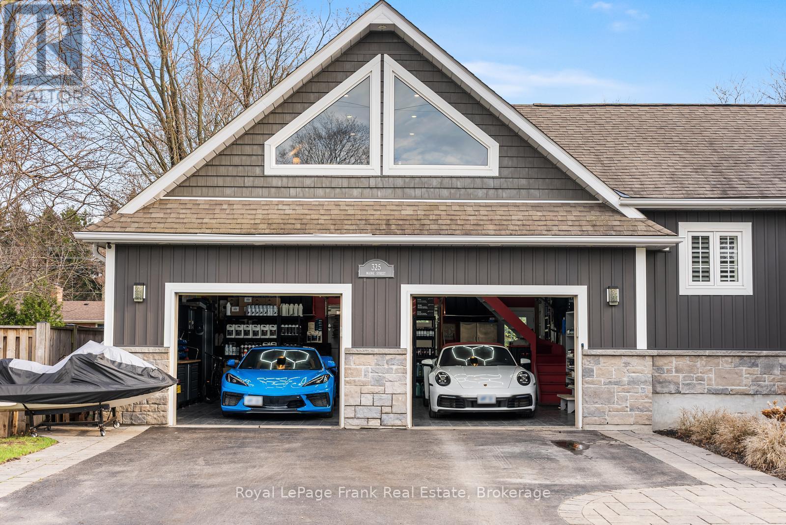 












325 MAINE STREET

,
Oshawa (Kedron),




Ontario
L1L1A8

