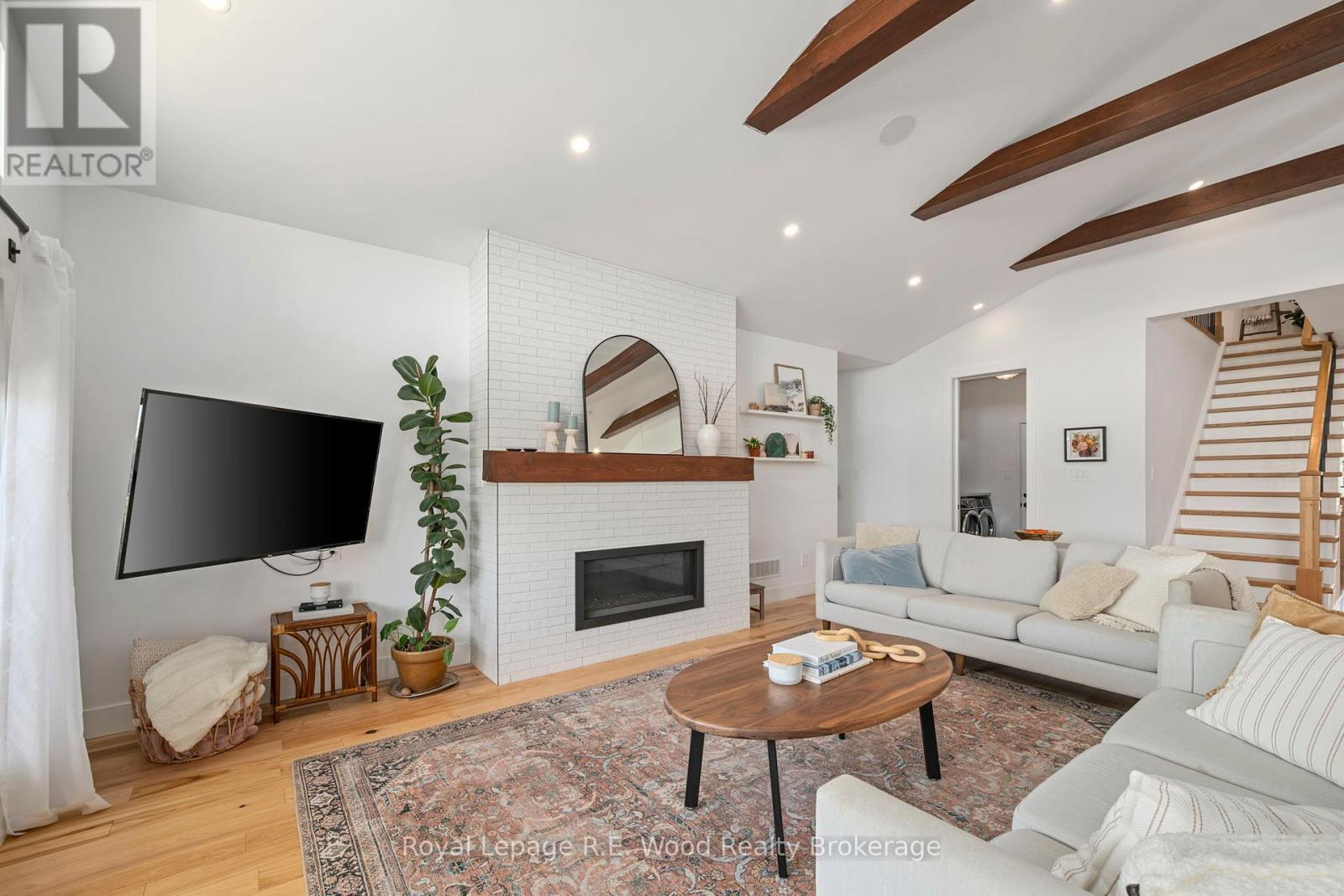 












73 ROYAL DORNOCH DRIVE

,
St. Thomas,




Ontario
N5R0K4

