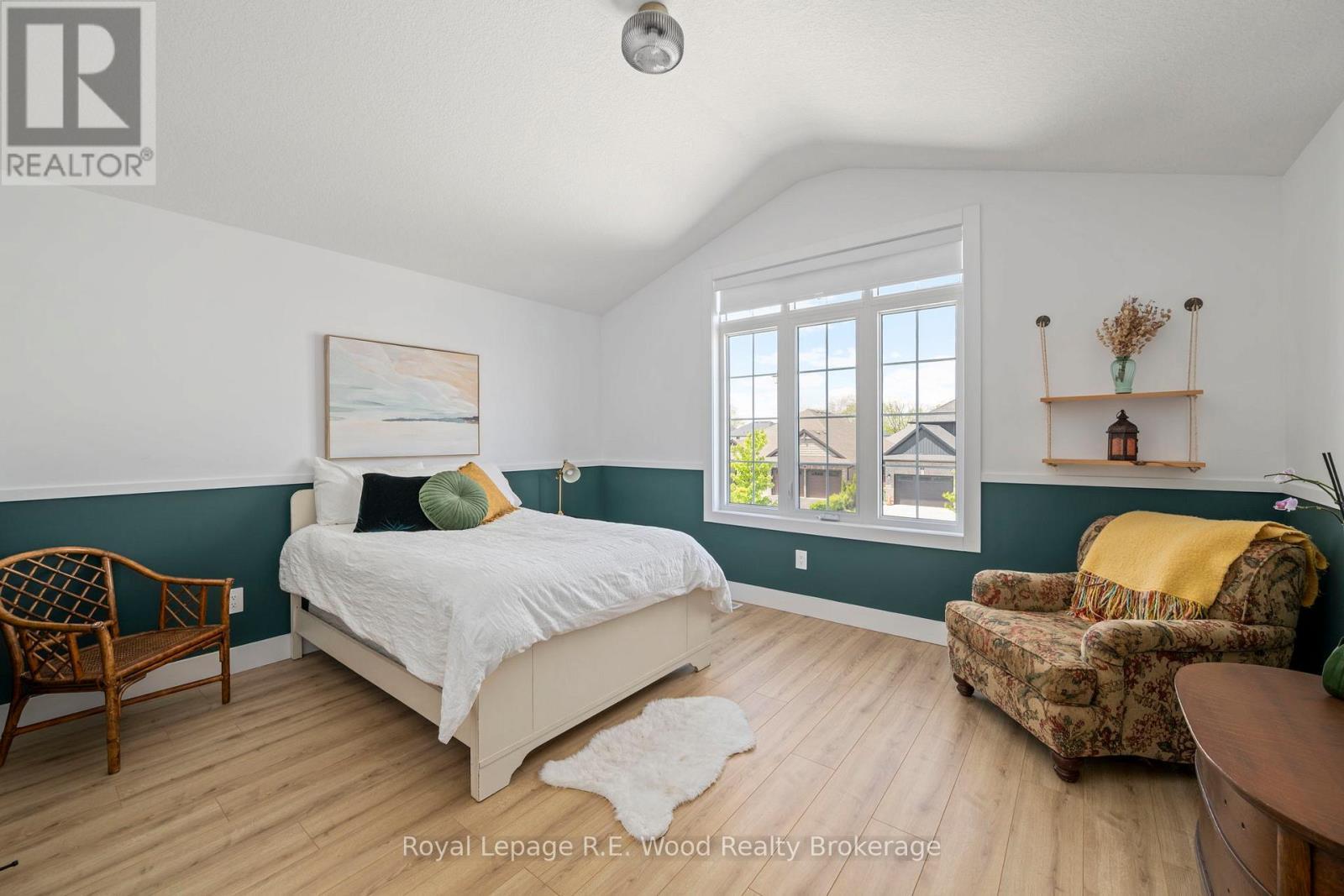 












73 ROYAL DORNOCH DRIVE

,
St. Thomas,




Ontario
N5R0K4

