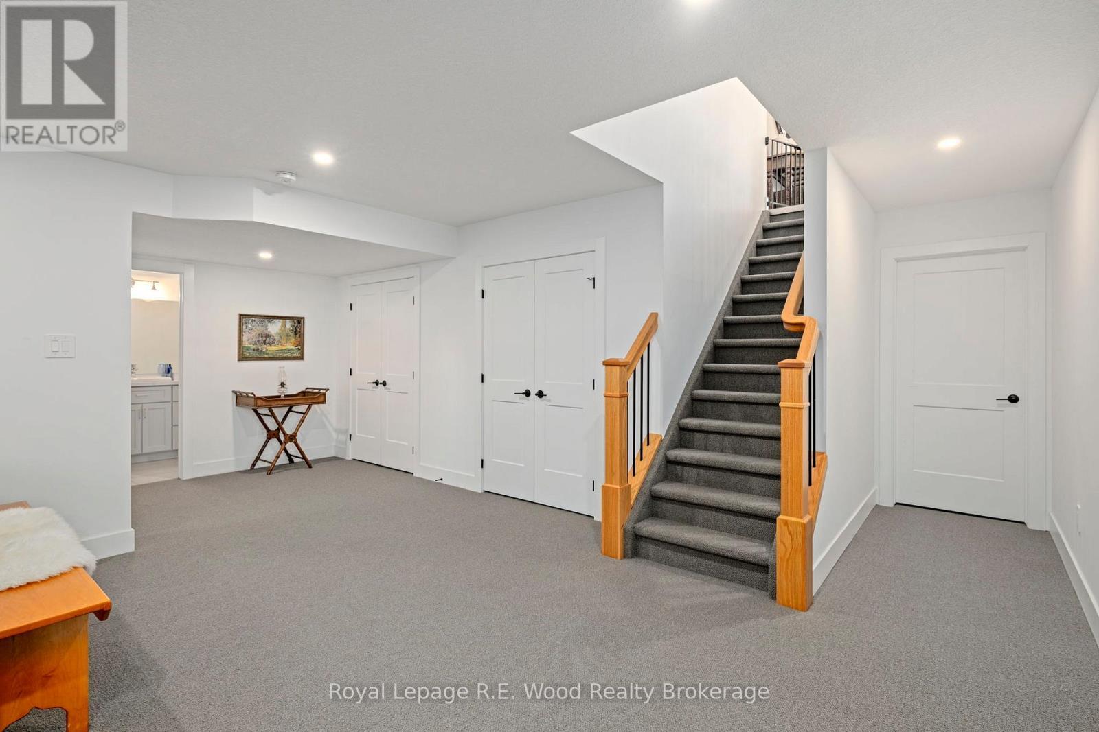 












73 ROYAL DORNOCH DRIVE

,
St. Thomas,




Ontario
N5R0K4

