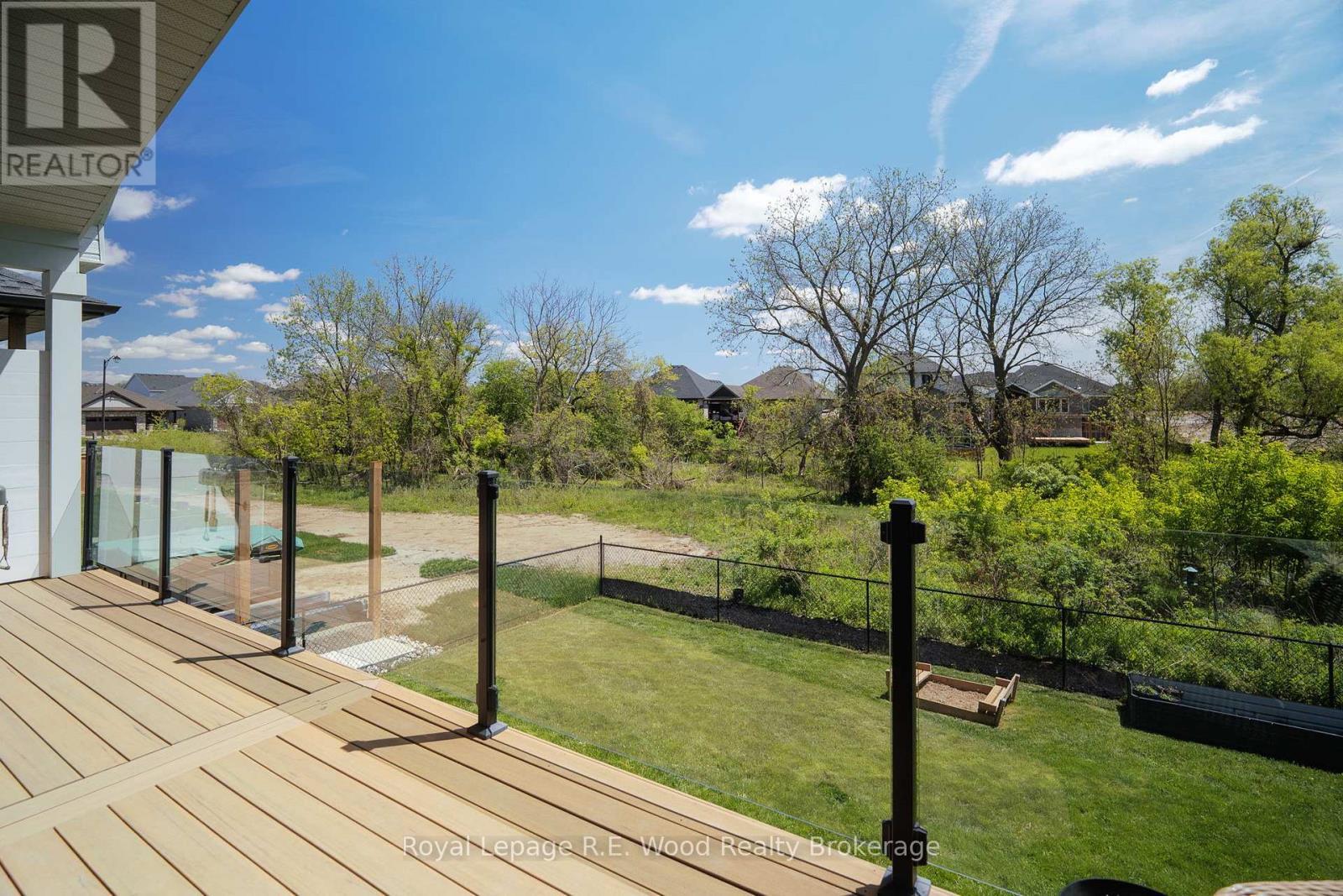 












73 ROYAL DORNOCH DRIVE

,
St. Thomas,




Ontario
N5R0K4

