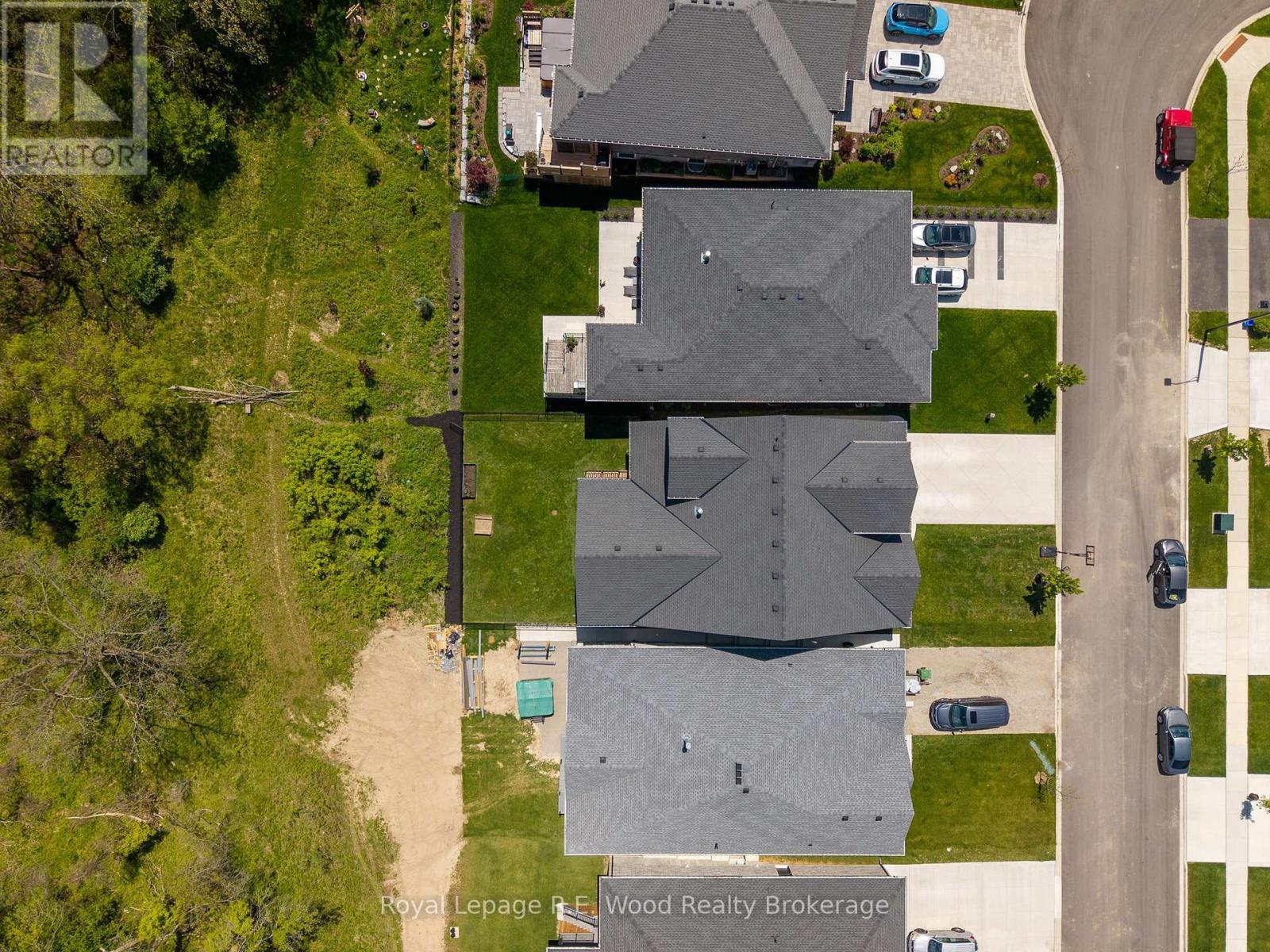 












73 ROYAL DORNOCH DRIVE

,
St. Thomas,




Ontario
N5R0K4


