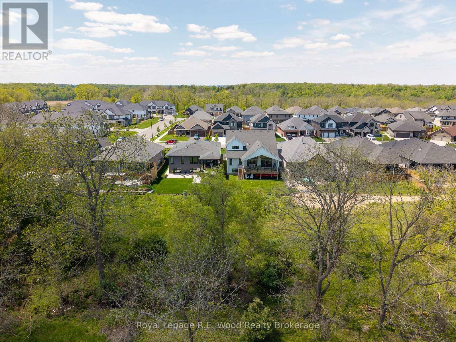












73 ROYAL DORNOCH DRIVE

,
St. Thomas,




Ontario
N5R0K4

