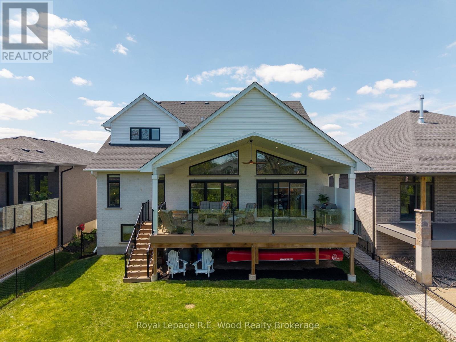 












73 ROYAL DORNOCH DRIVE

,
St. Thomas,




Ontario
N5R0K4


