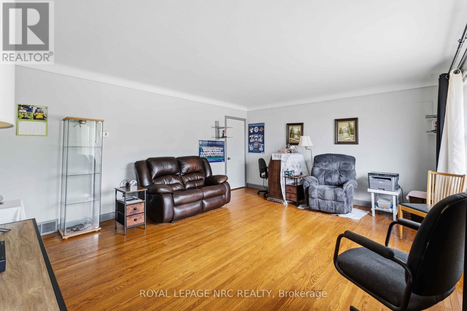 












7101 ROGER CRESCENT

,
Niagara Falls (Arad/Fallsview),




Ontario
L2G3A6

