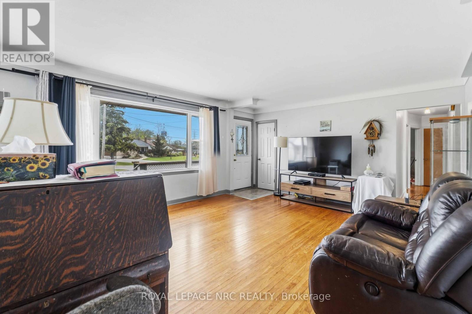 












7101 ROGER CRESCENT

,
Niagara Falls (Arad/Fallsview),




Ontario
L2G3A6

