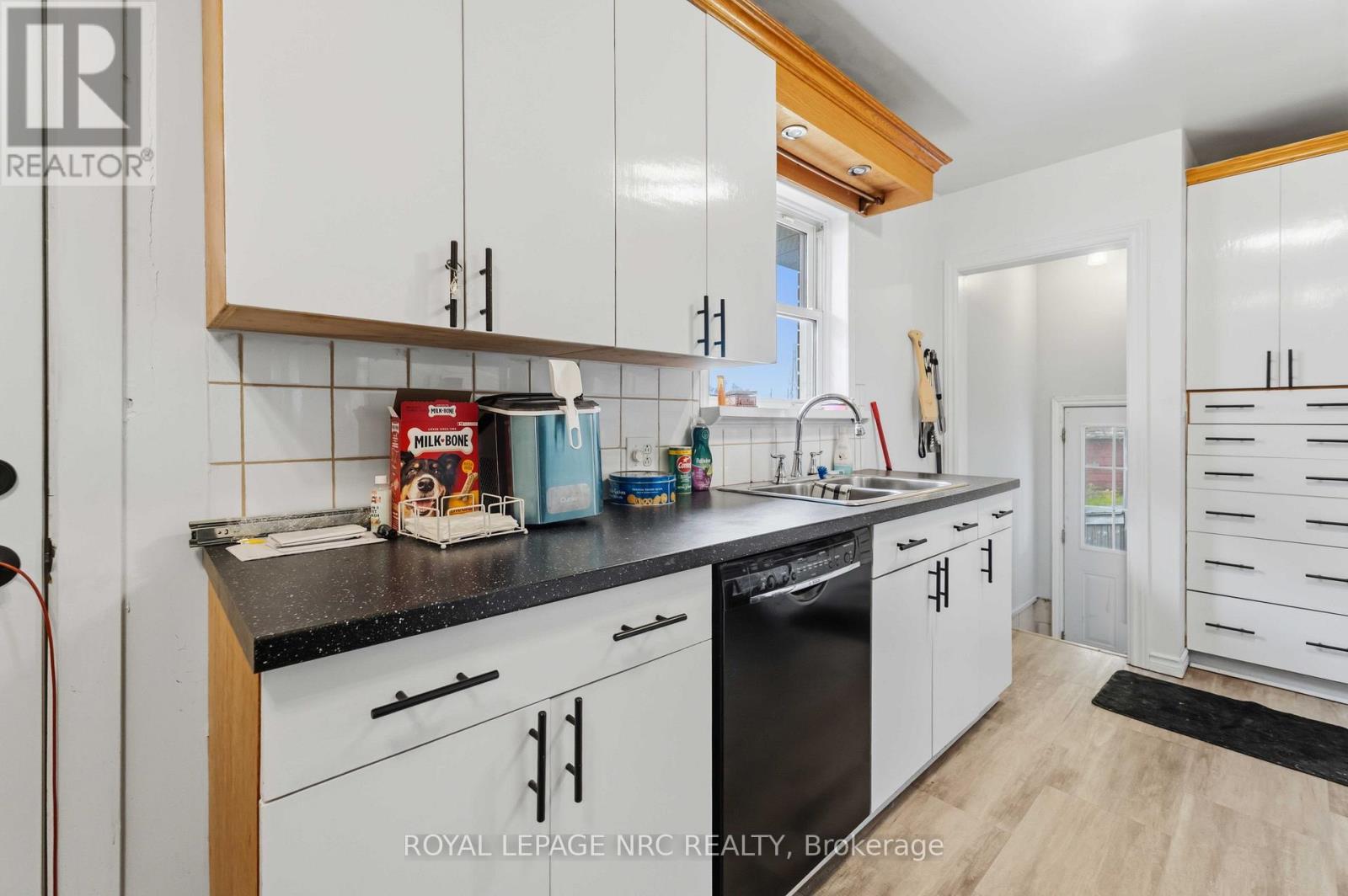 












7101 ROGER CRESCENT

,
Niagara Falls (Arad/Fallsview),




Ontario
L2G3A6

