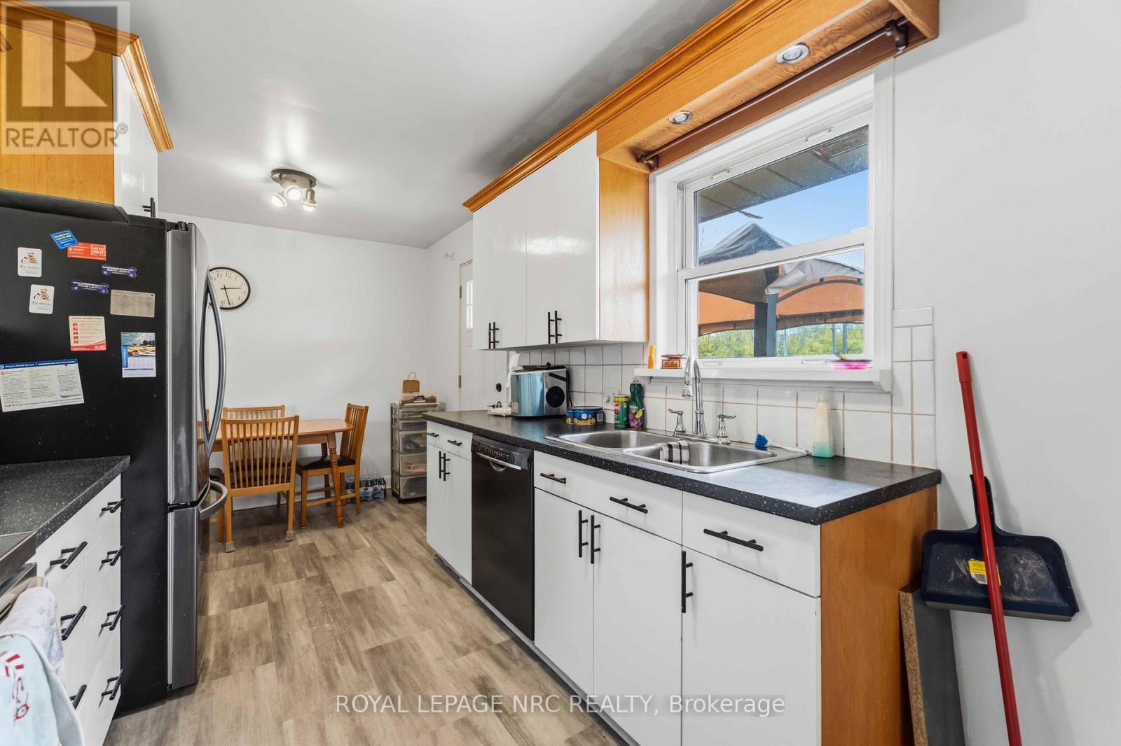 












7101 ROGER CRESCENT

,
Niagara Falls (Arad/Fallsview),




Ontario
L2G3A6

