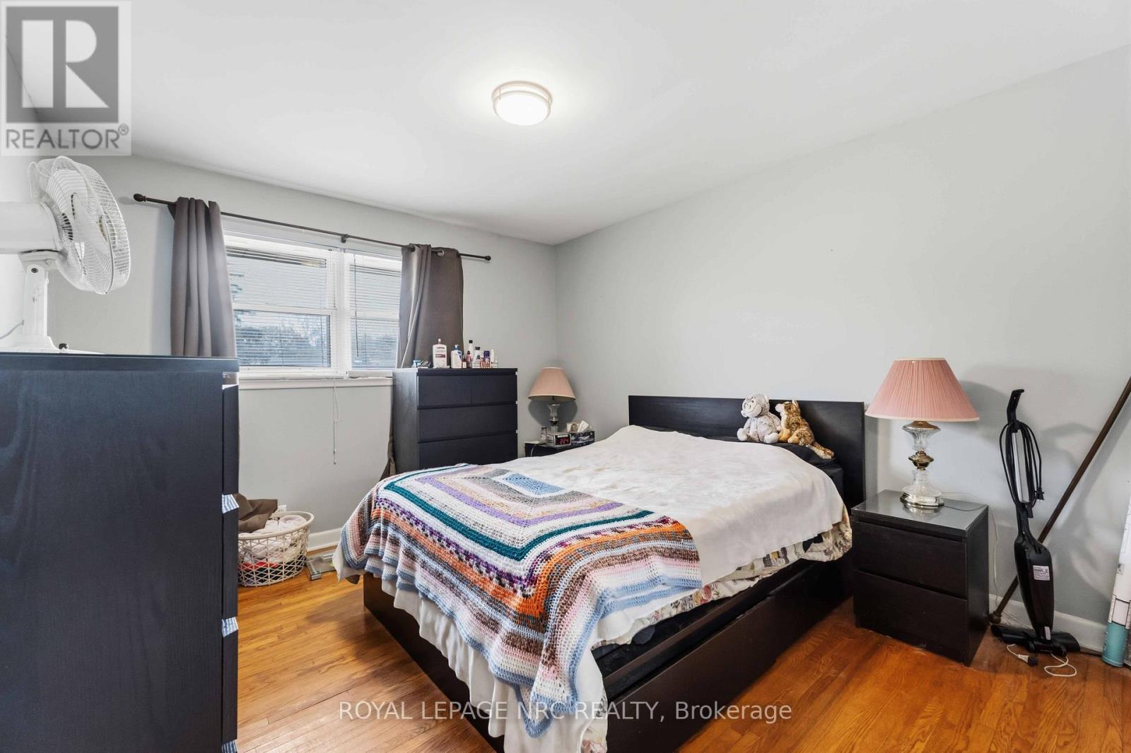 












7101 ROGER CRESCENT

,
Niagara Falls (Arad/Fallsview),




Ontario
L2G3A6

