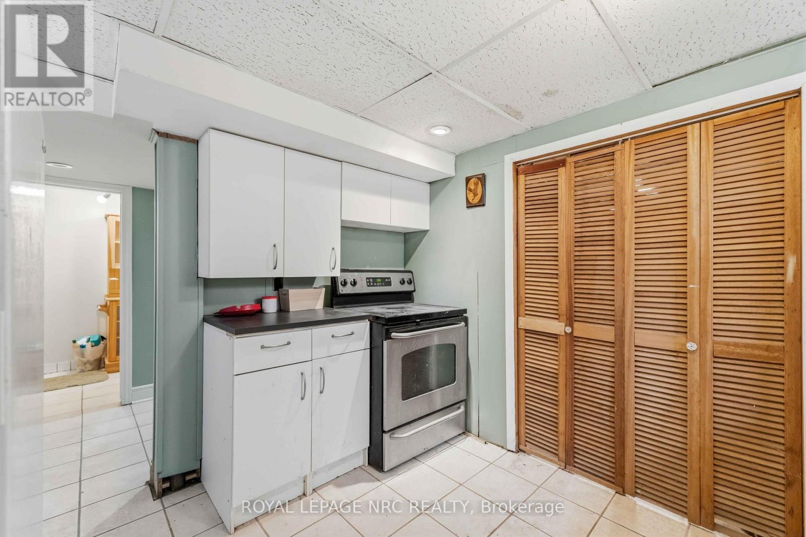 












7101 ROGER CRESCENT

,
Niagara Falls (Arad/Fallsview),




Ontario
L2G3A6

