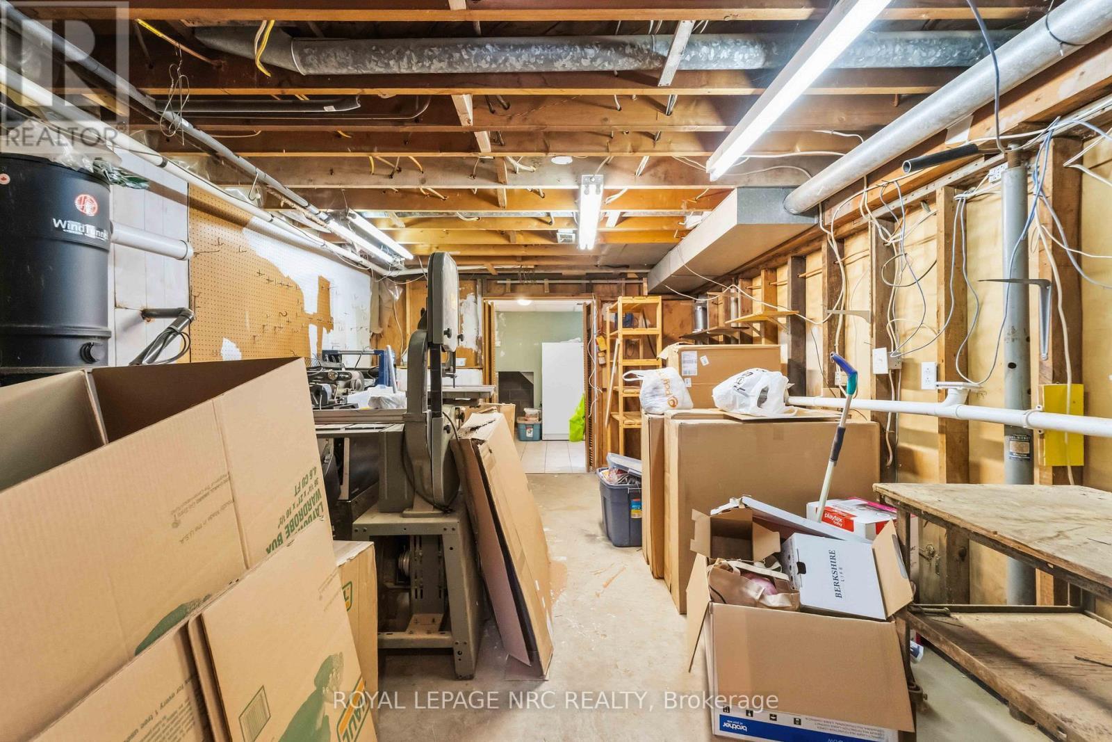 












7101 ROGER CRESCENT

,
Niagara Falls (Arad/Fallsview),




Ontario
L2G3A6

