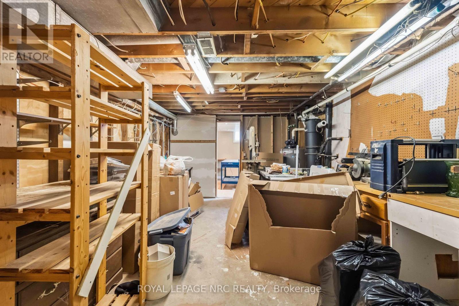 












7101 ROGER CRESCENT

,
Niagara Falls (Arad/Fallsview),




Ontario
L2G3A6

