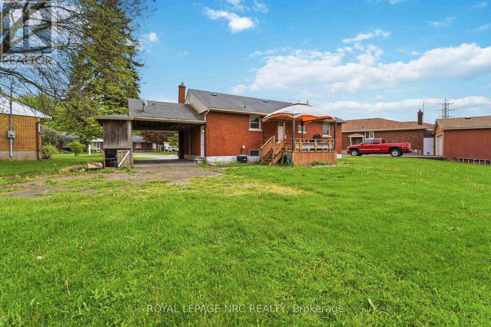 












7101 ROGER CRESCENT

,
Niagara Falls (Arad/Fallsview),




Ontario
L2G3A6

