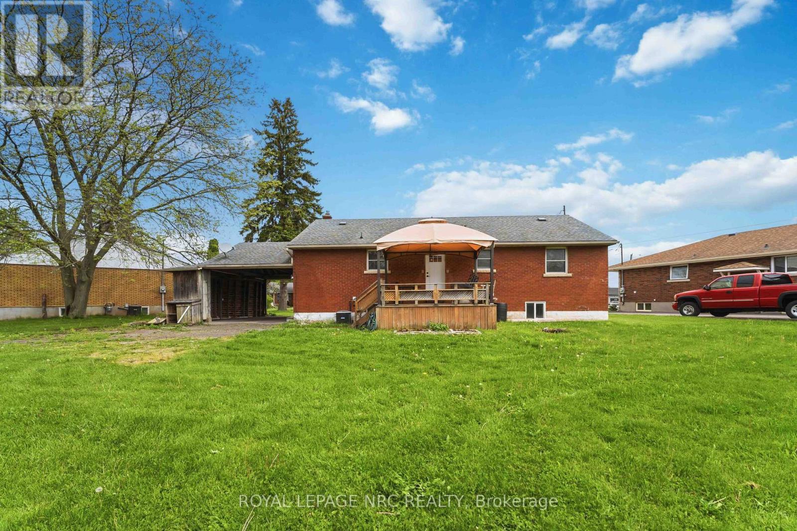 












7101 ROGER CRESCENT

,
Niagara Falls (Arad/Fallsview),




Ontario
L2G3A6


