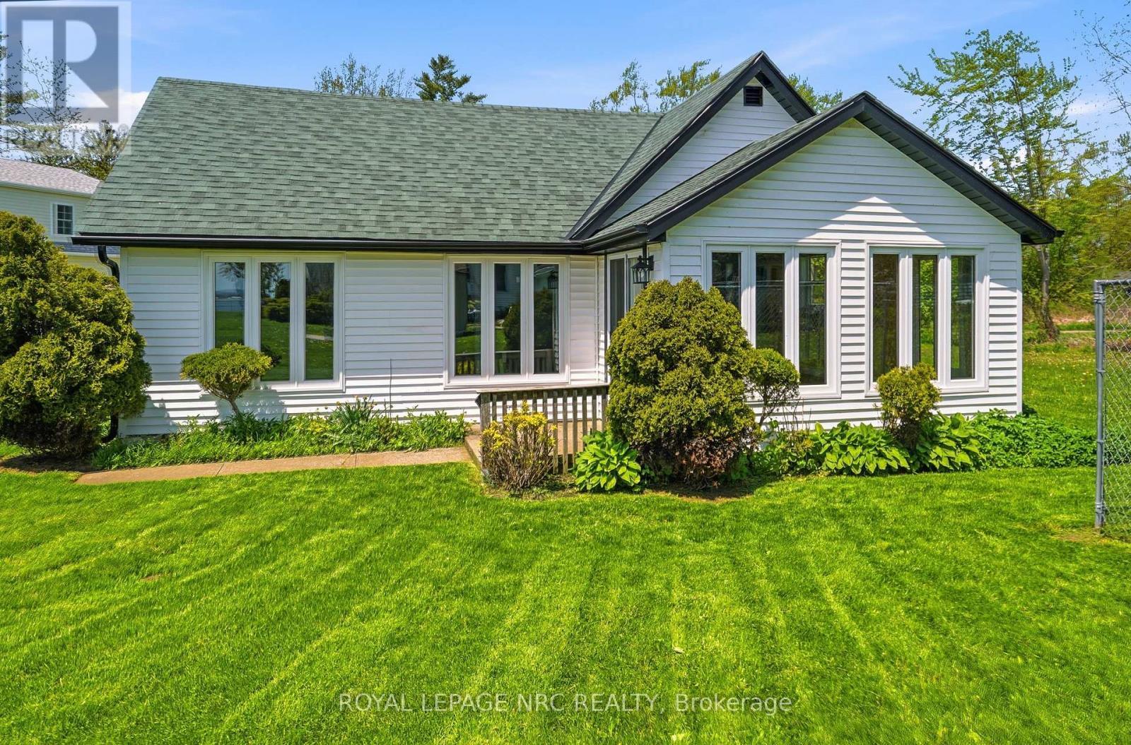 












11 WHITE AVENUE

,
Fort Erie (Lakeshore),




Ontario
L2A1C6

