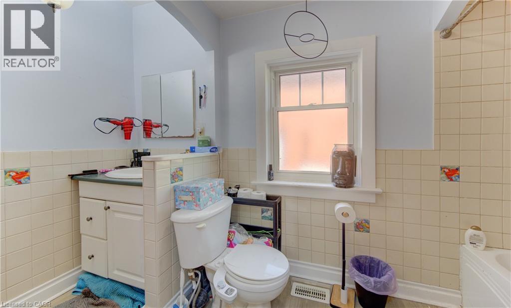 












48 BREITHAUPT Street

,
Kitchener,




Ontario
N2H5G6

