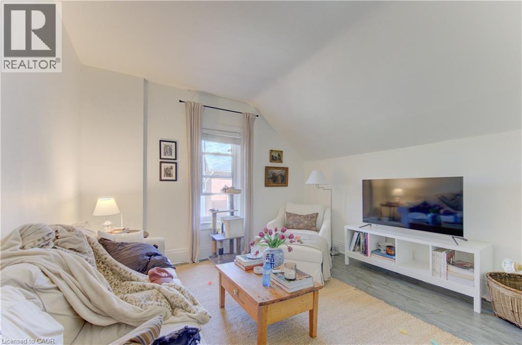 












48 BREITHAUPT Street

,
Kitchener,




Ontario
N2H5G6

