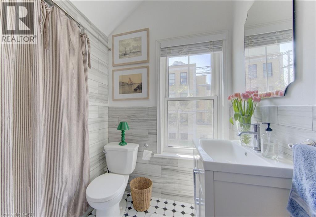 












48 BREITHAUPT Street

,
Kitchener,




Ontario
N2H5G6

