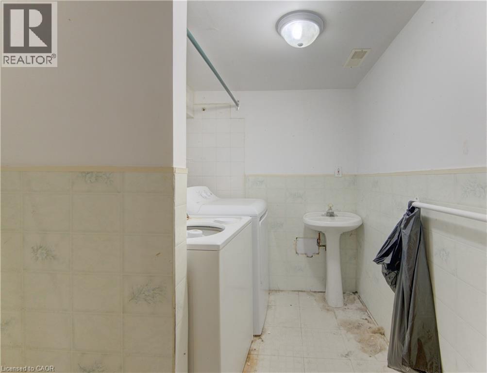 












48 BREITHAUPT Street

,
Kitchener,




Ontario
N2H5G6

