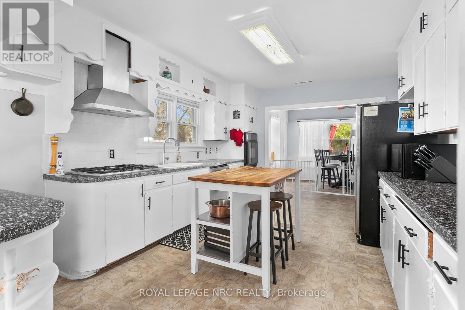 












3208 YOUNG AVENUE

,
Fort Erie,




Ontario
L0S1N0

