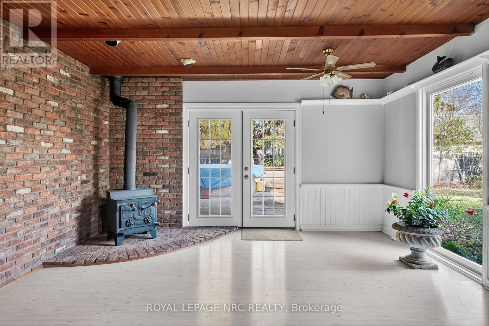 












3208 YOUNG AVENUE

,
Fort Erie,




Ontario
L0S1N0

