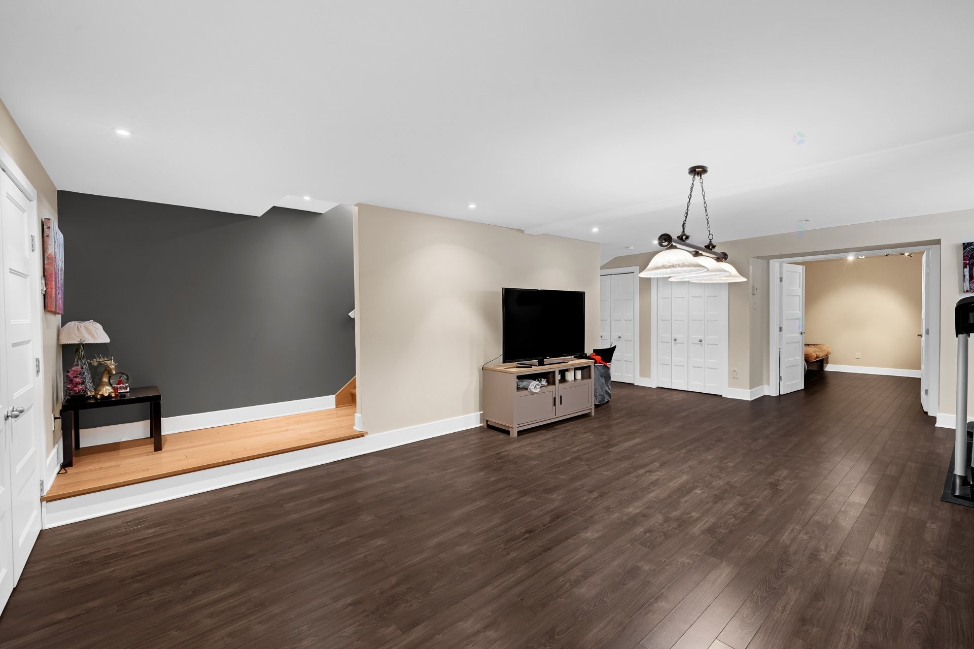









3925


Rue Oslo

,
Brossard,




QC
J4Y2V5

