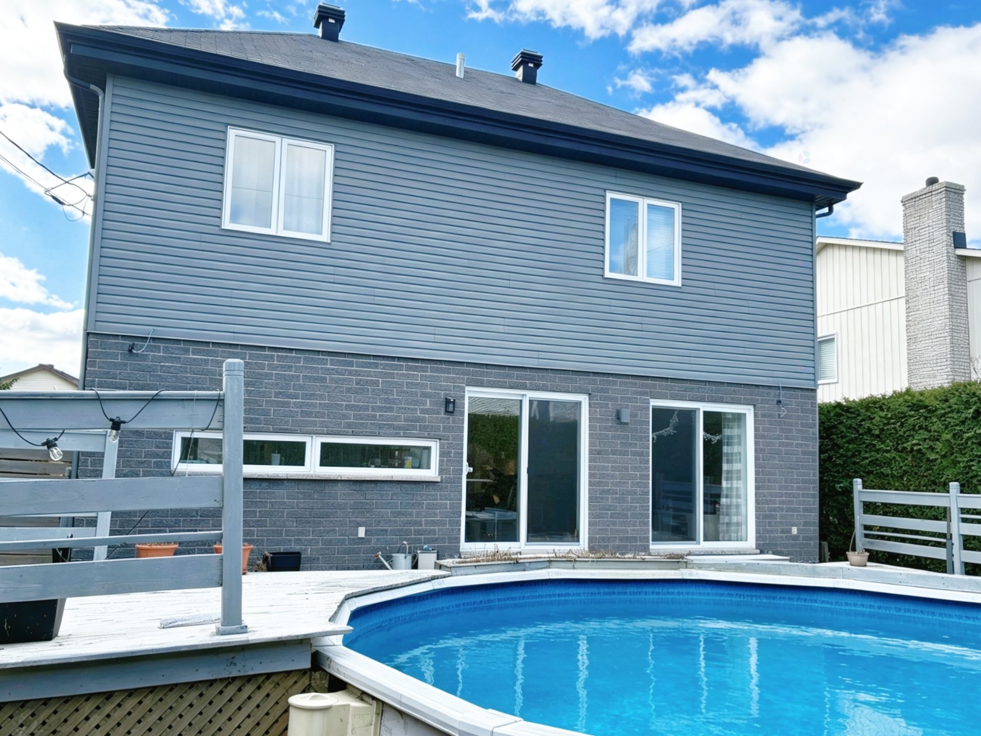 









3925


Rue Oslo

,
Brossard,




QC
J4Y2V5

