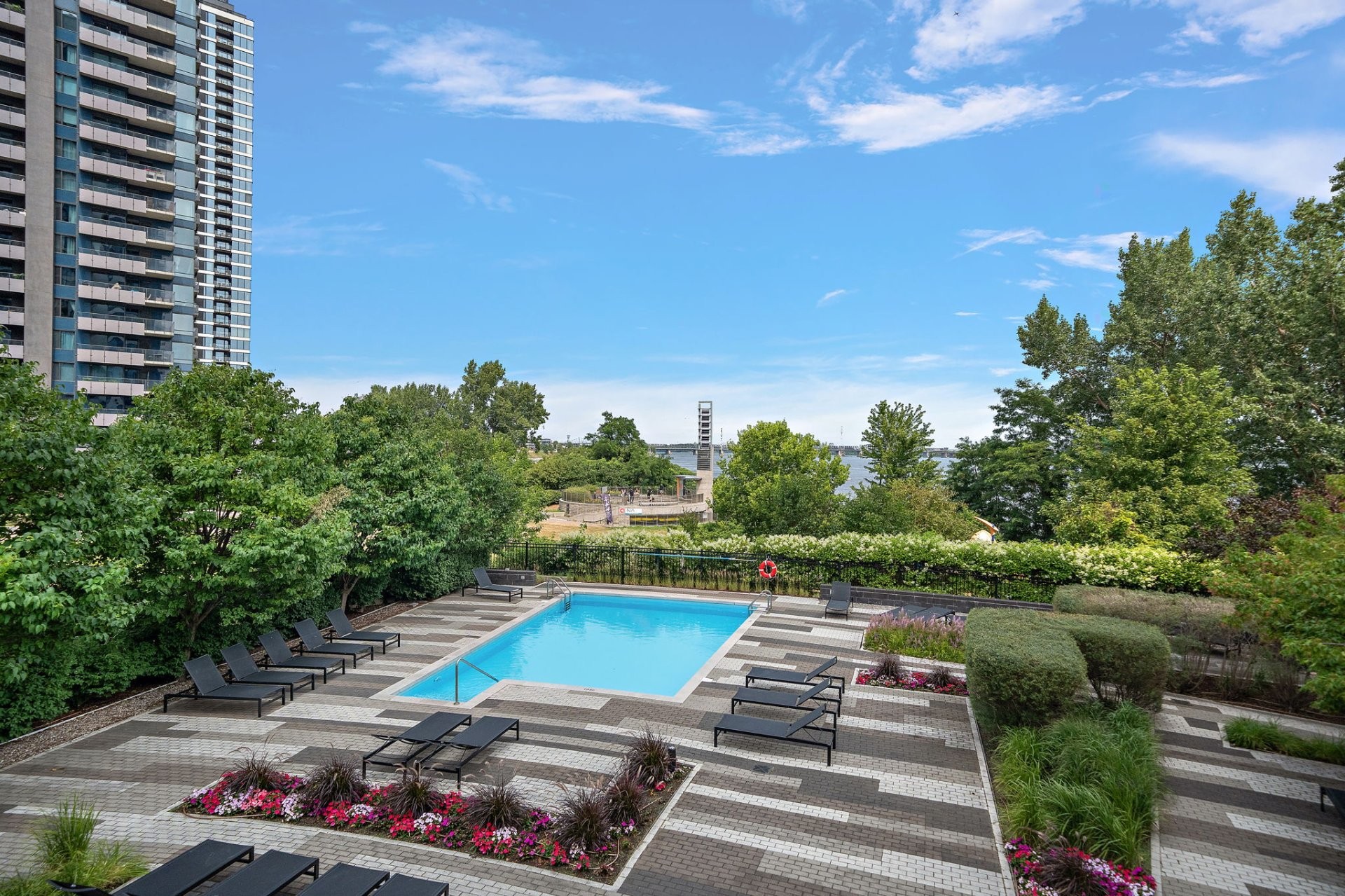 









299


Rue de la Rotonde

, 803,
Montréal (Verdun/Île-des-Soeurs),




QC
H3E0C6

