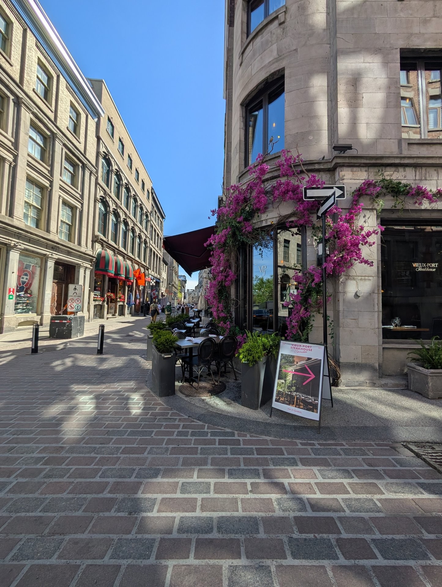 









711


Rue de la Commune O.

, 210,
Montréal (Ville-Marie),




QC
H3C0P1

