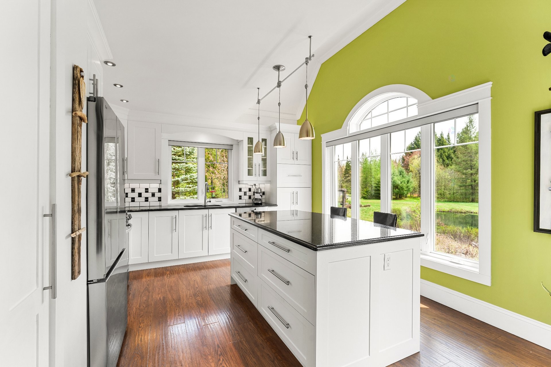 









71


Rue de la Rivière

,
Sainte-Catherine-de-Hatley,




QC
J0B1W0

