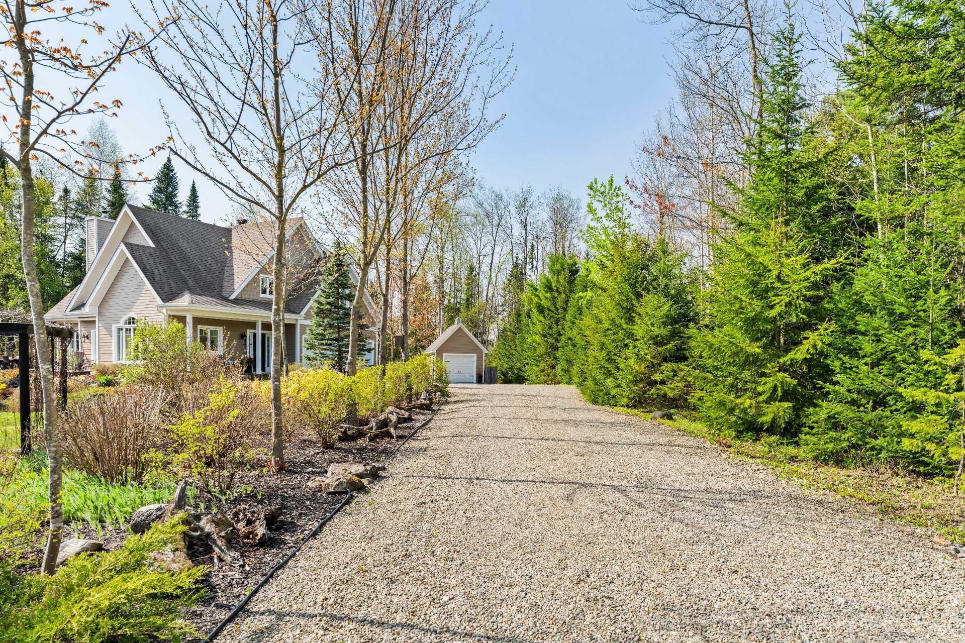 









71


Rue de la Rivière

,
Sainte-Catherine-de-Hatley,




QC
J0B1W0

